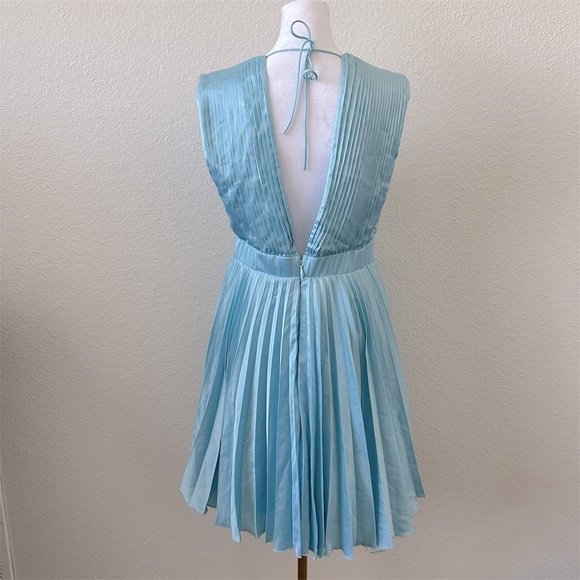 ABERCROMBIE AND FITCH Plunge Pleated Mini Dress NWT in Aqua Blue Sz. Medium Tall - Picture 10 of 16
